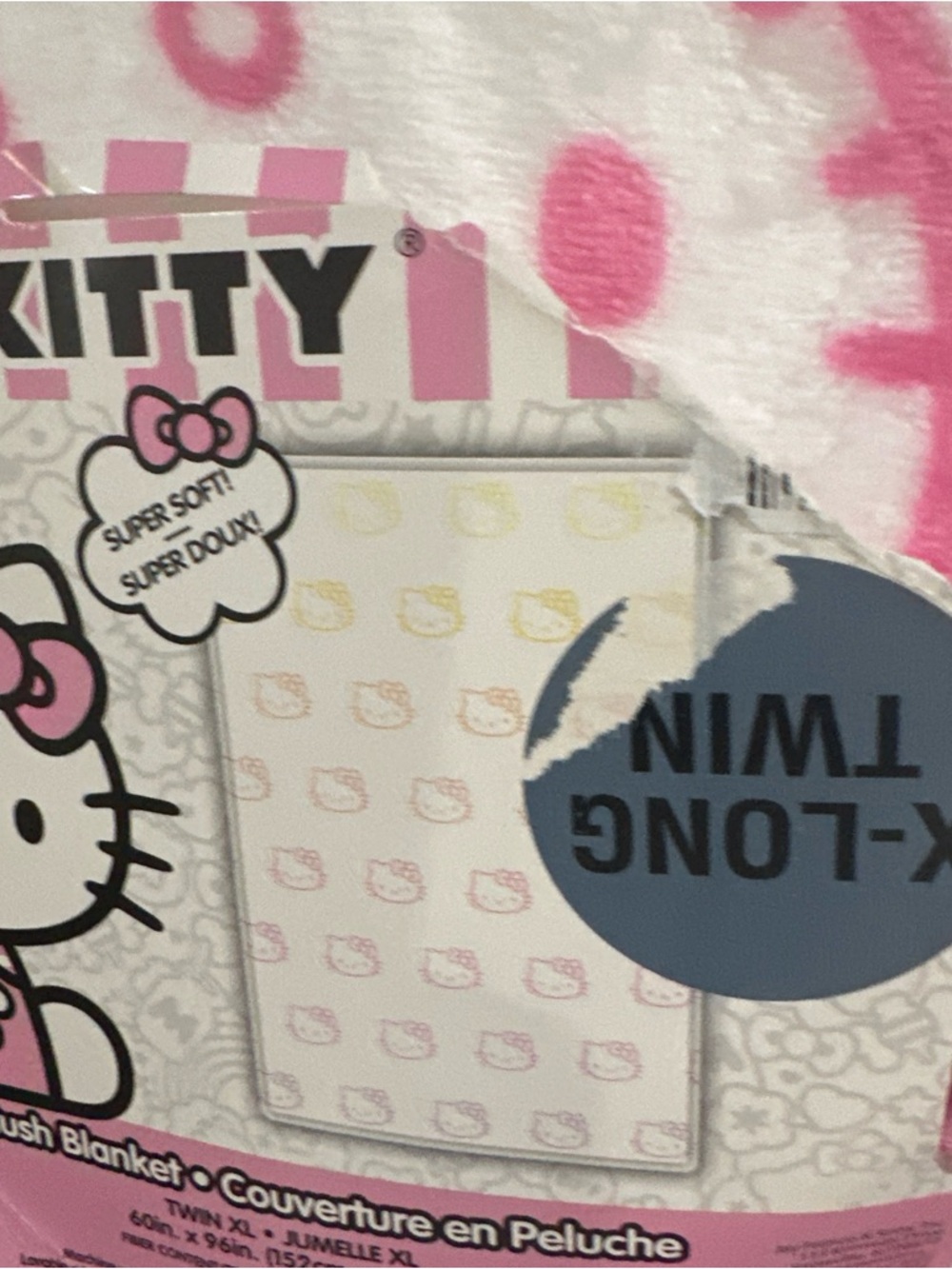 Hello Kitty White and Pink Hooded Plush Blanket - Picture 8 of 8